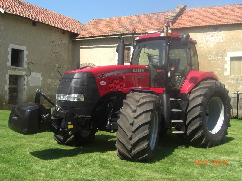 Les tracteurs agricoles devraient prochainement être équipés de plaques d'immatriculation spécifiques